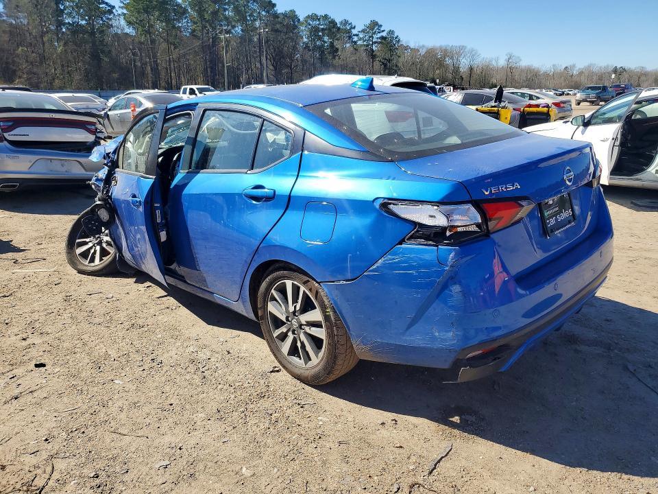 2022 Nissan Versa sv