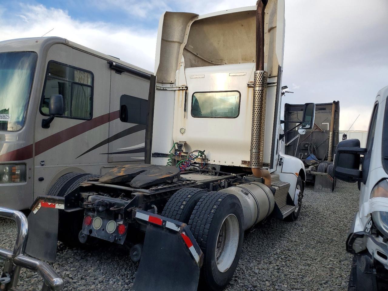 2012 Kenworth T660 Semi Truck