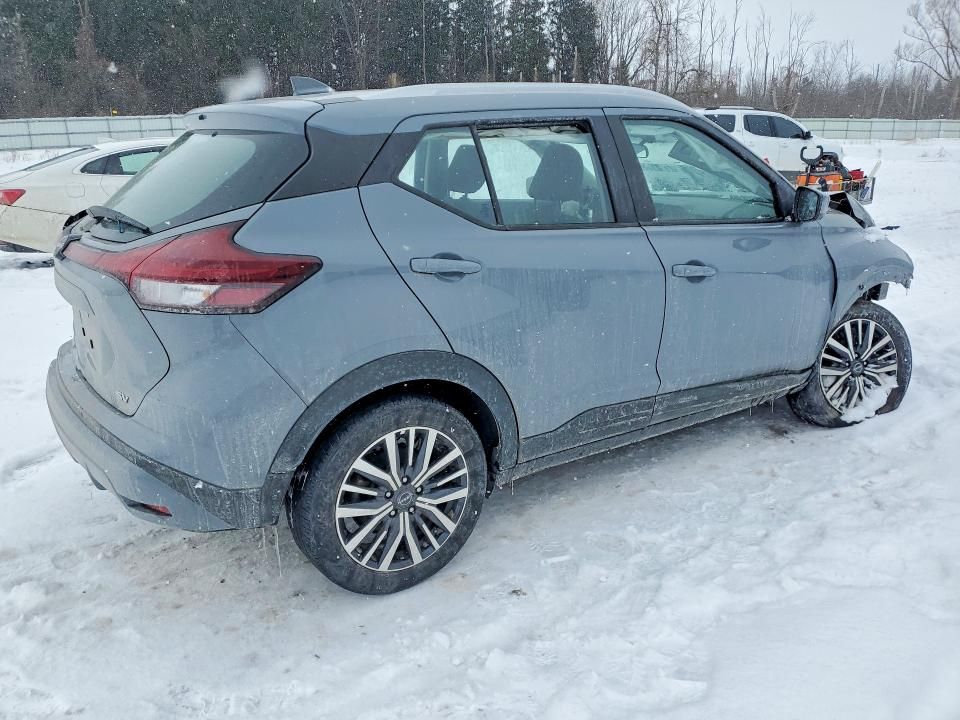 2022 Nissan Kicks sv
