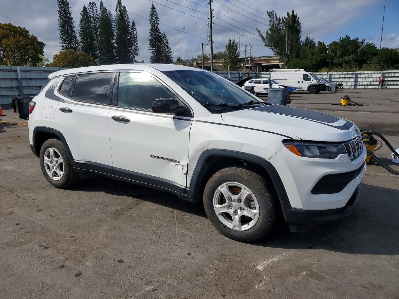 2022 Jeep Compass Sport