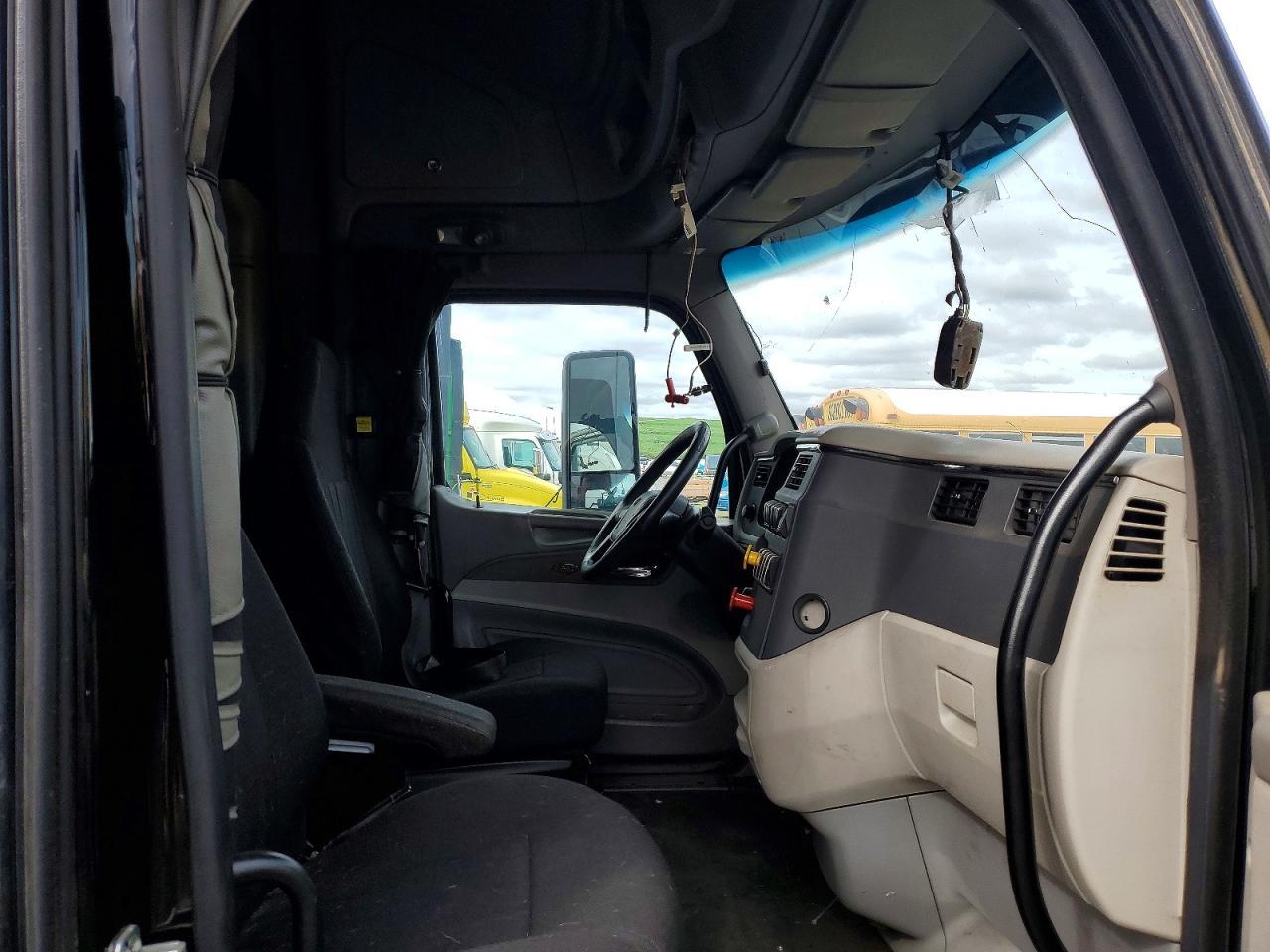 2020 Peterbilt Tractor 2020 Peterbilt 579 Semi Truck
