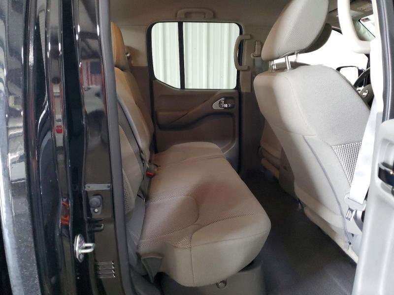 2021 Nissan Frontier s