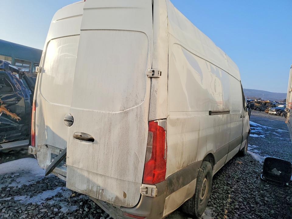 2019 Freightliner Sprinter 2500 Delivery van