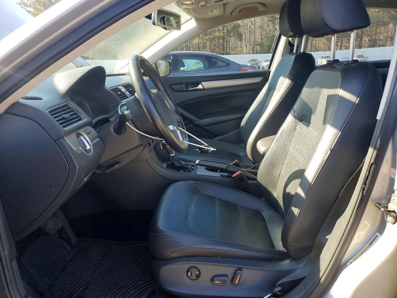 2014 Volkswagen Passat se