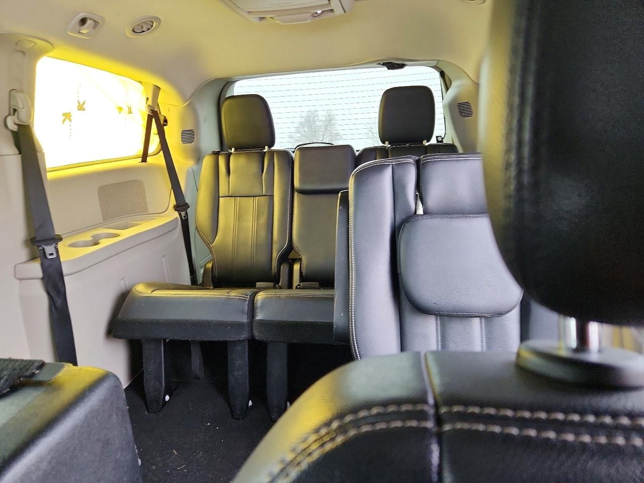 2013 Chrysler Town & Country Touring