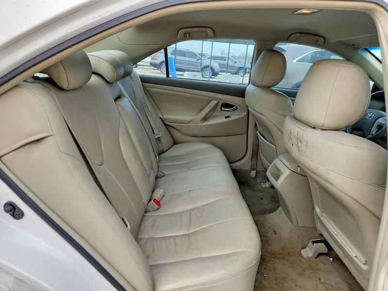 2010 Toyota Camry le