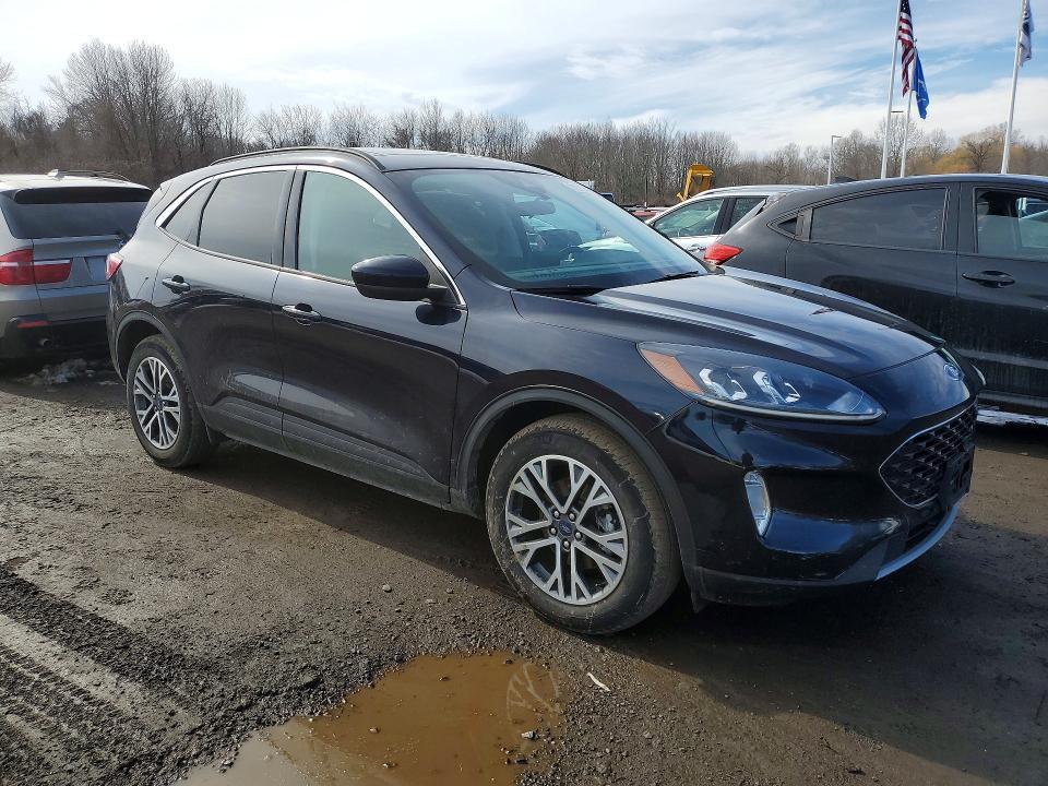 2021 Ford Escape sel