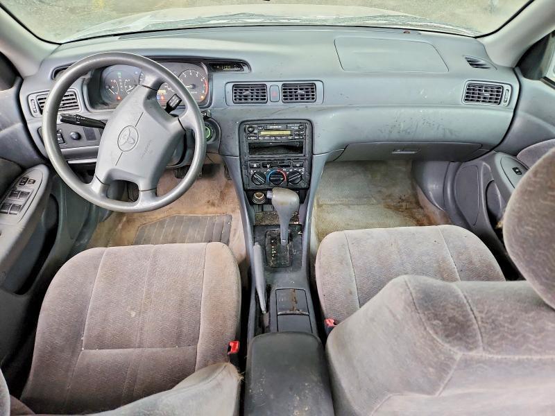 1999 Toyota Camry le