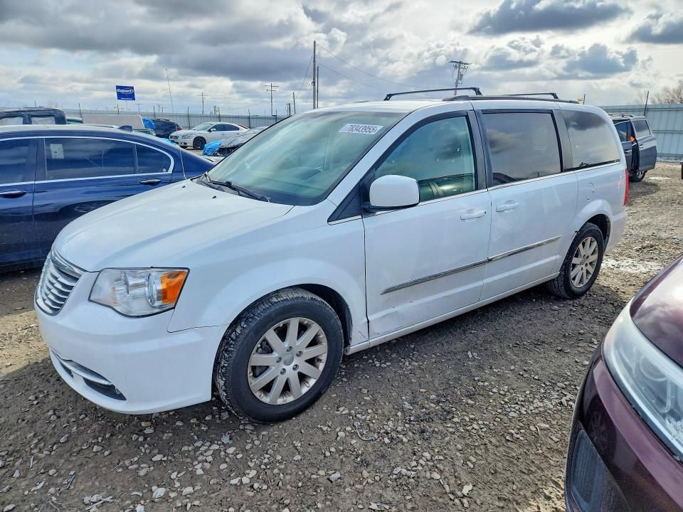 2016 Chrysler Town & Country Touring