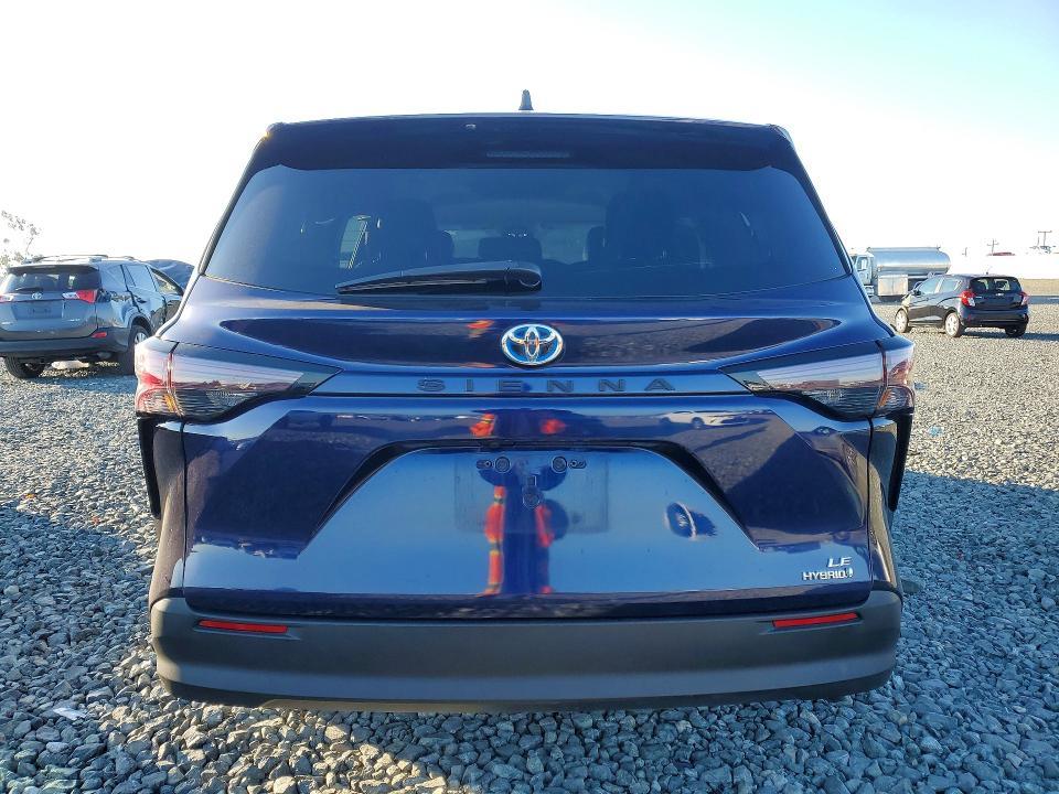 2023 Toyota Sienna le