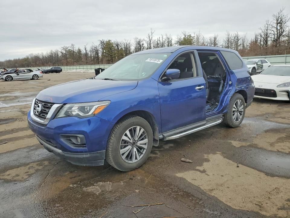 2020 Nissan Pathfinder sv