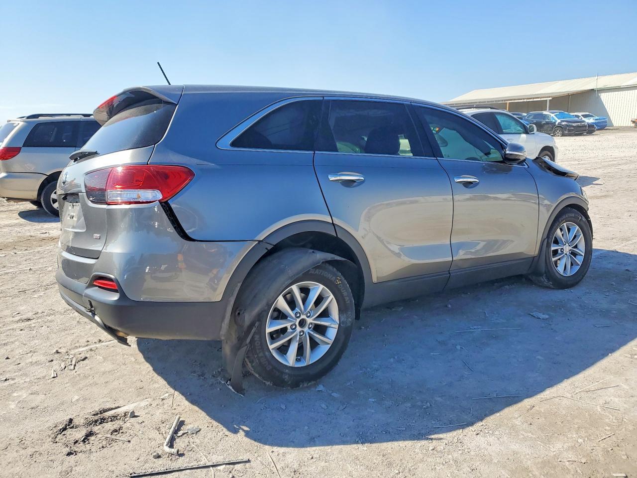 2016 KIA Sorento lx
