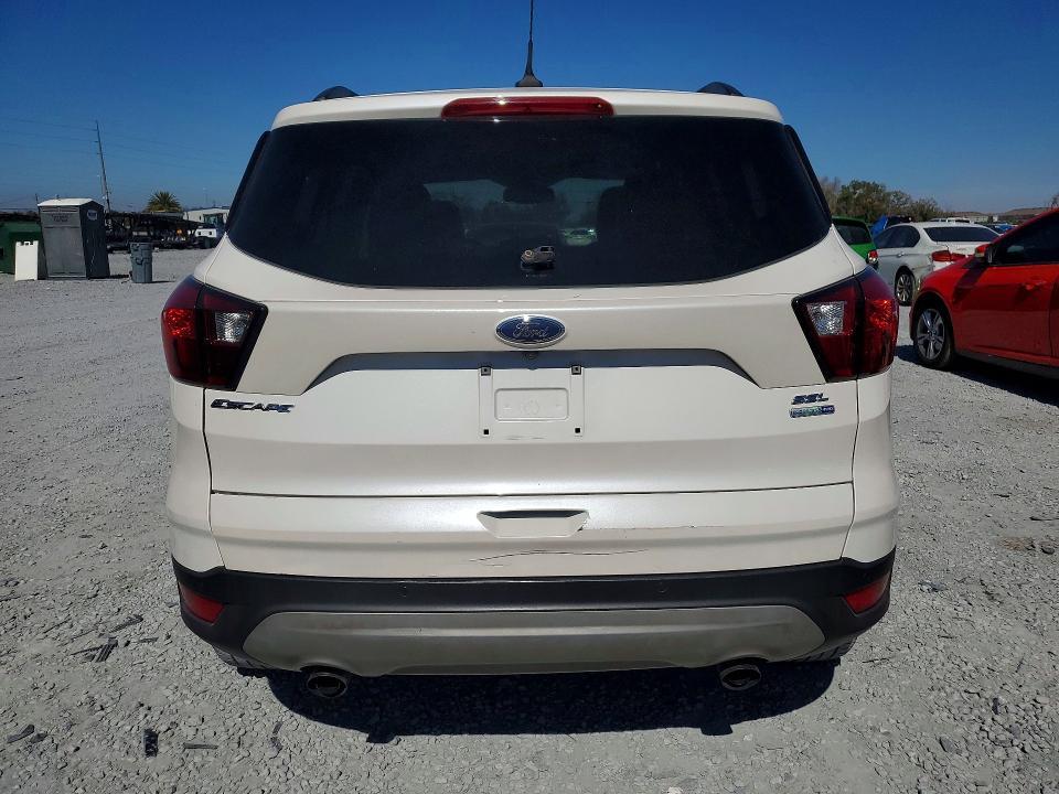 2019 Ford Escape sel