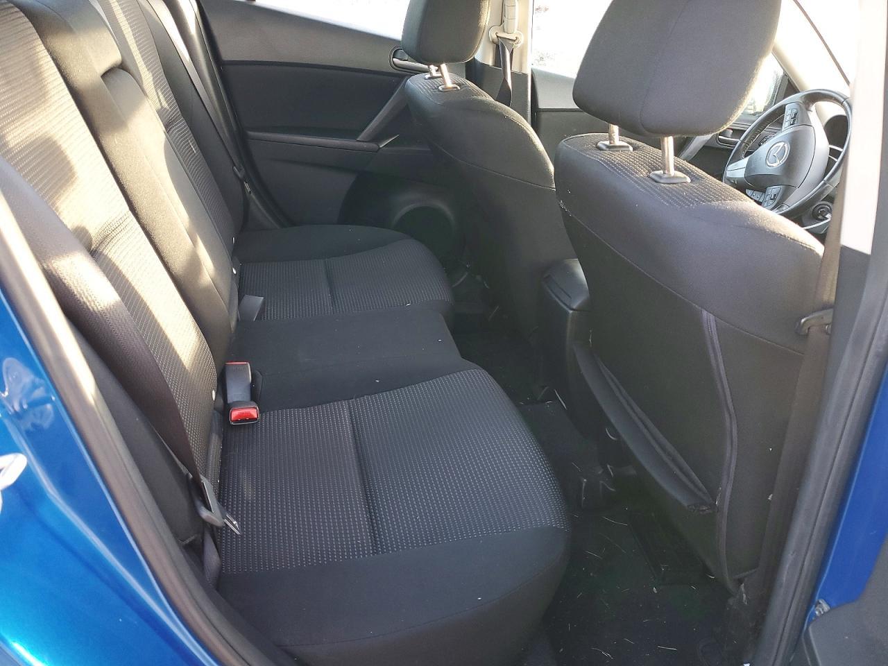 2012 Mazda 3 I