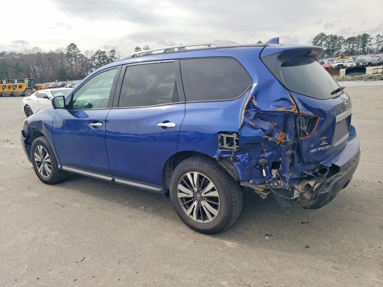 2020 Nissan Pathfinder sl