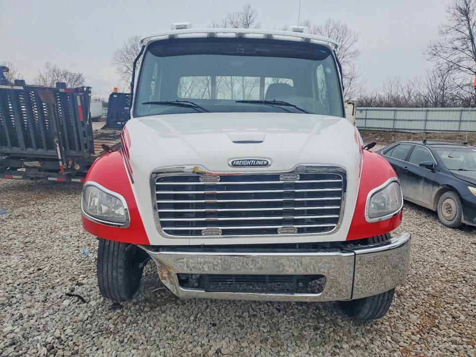 2021 Freightliner M2 106 Med-semi Truck