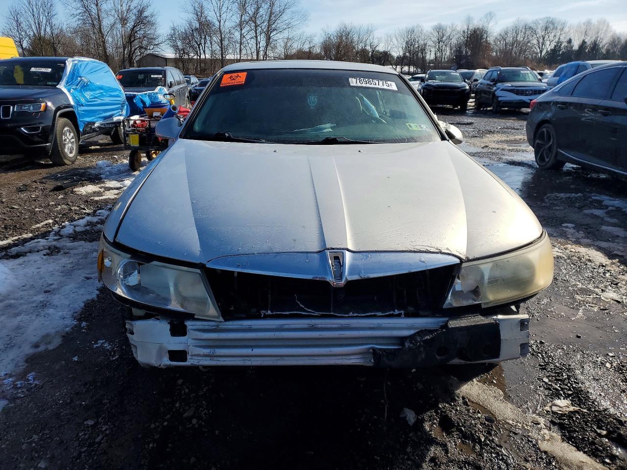 2002 Lincoln Continental