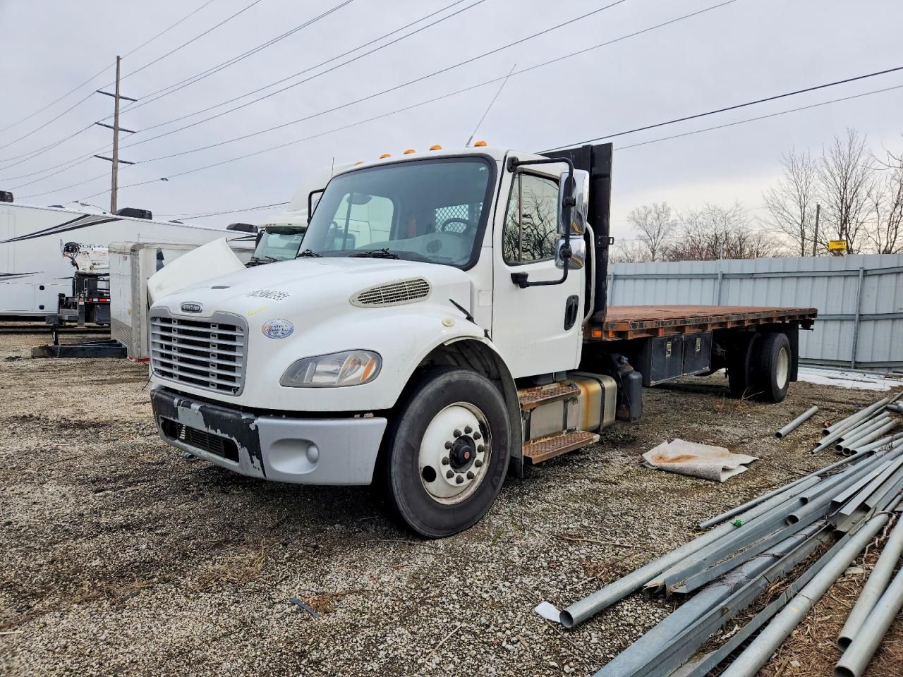 2015 Freightliner Business Class M2 Flatbed Truck