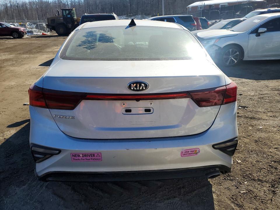 2021 KIA Forte fe