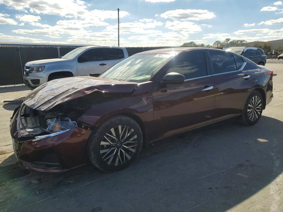 2024 Nissan Altima sv