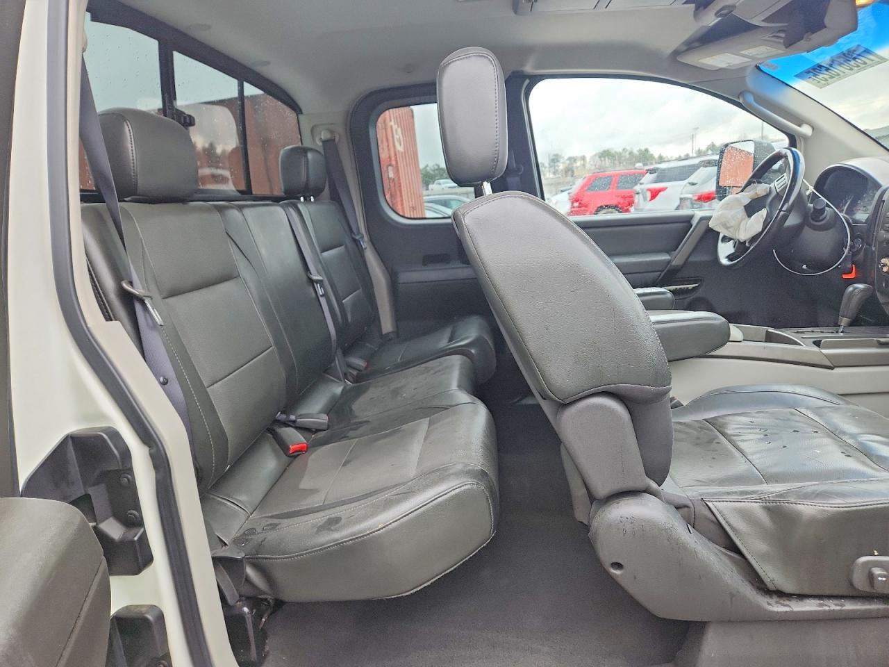 2004 Nissan Titan XE