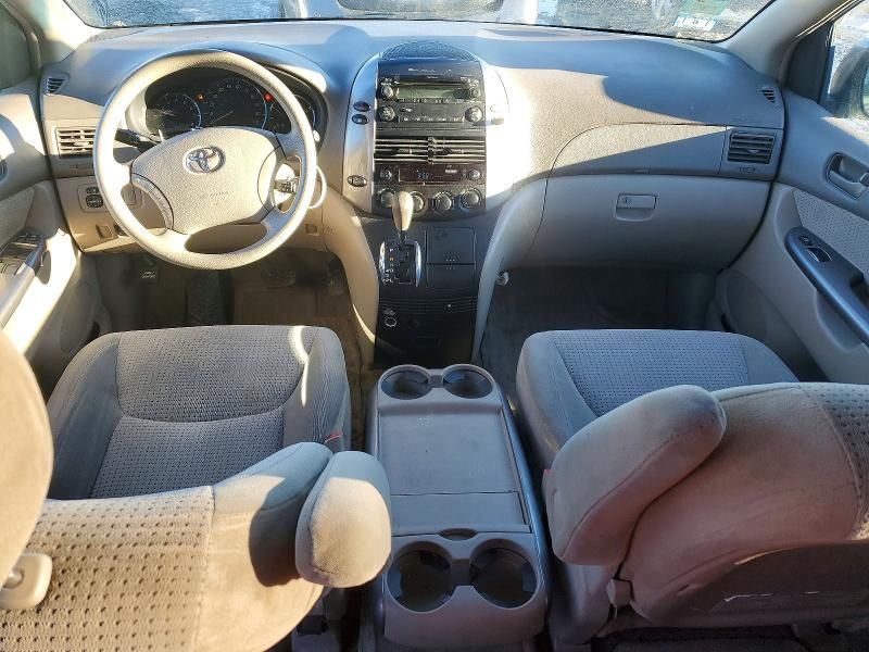2006 Toyota Sienna le