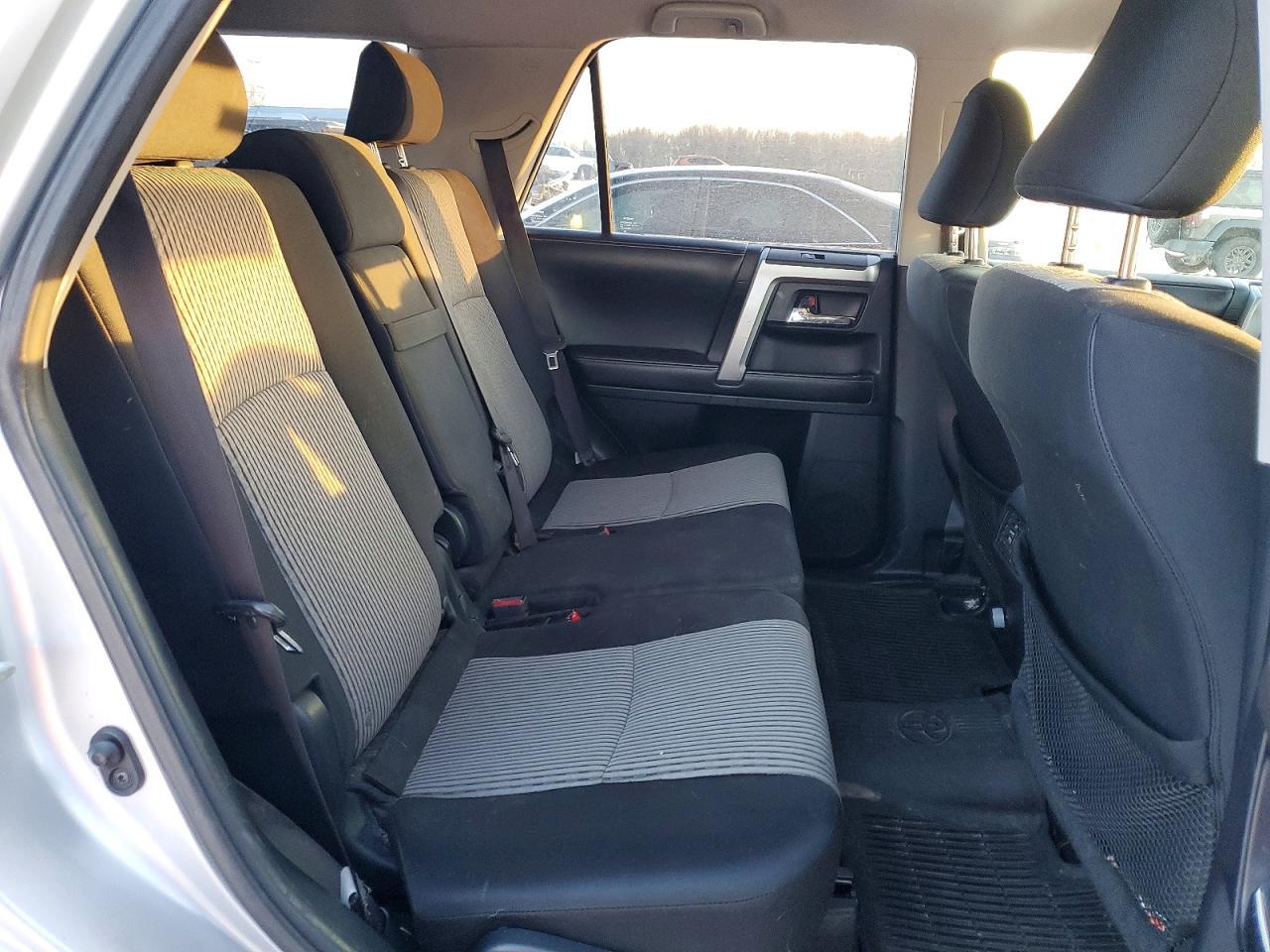 2016 Toyota 4runner SR5