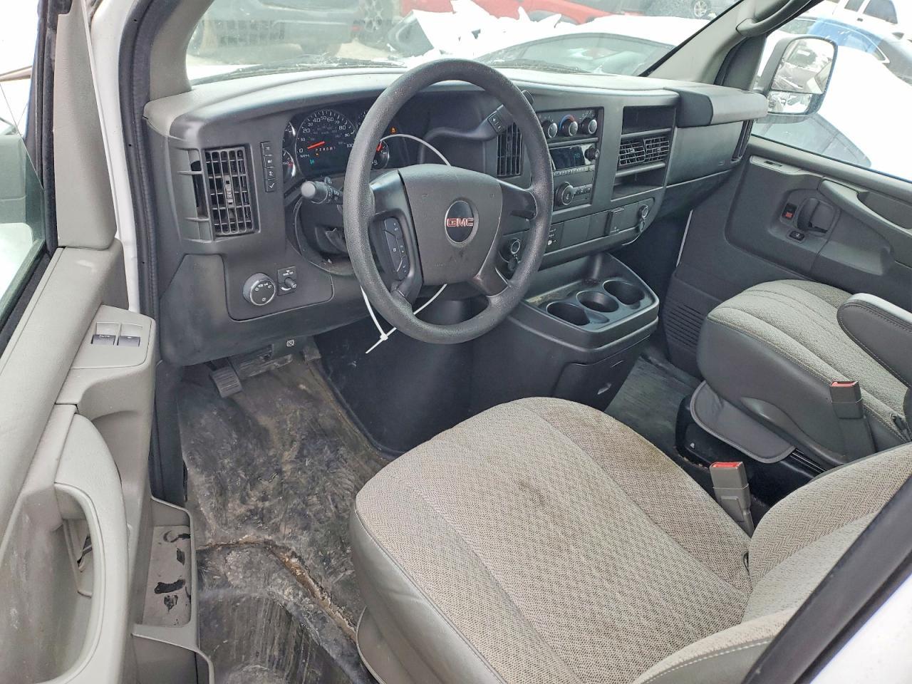 2015 GMC Savana 2500 Delivery van