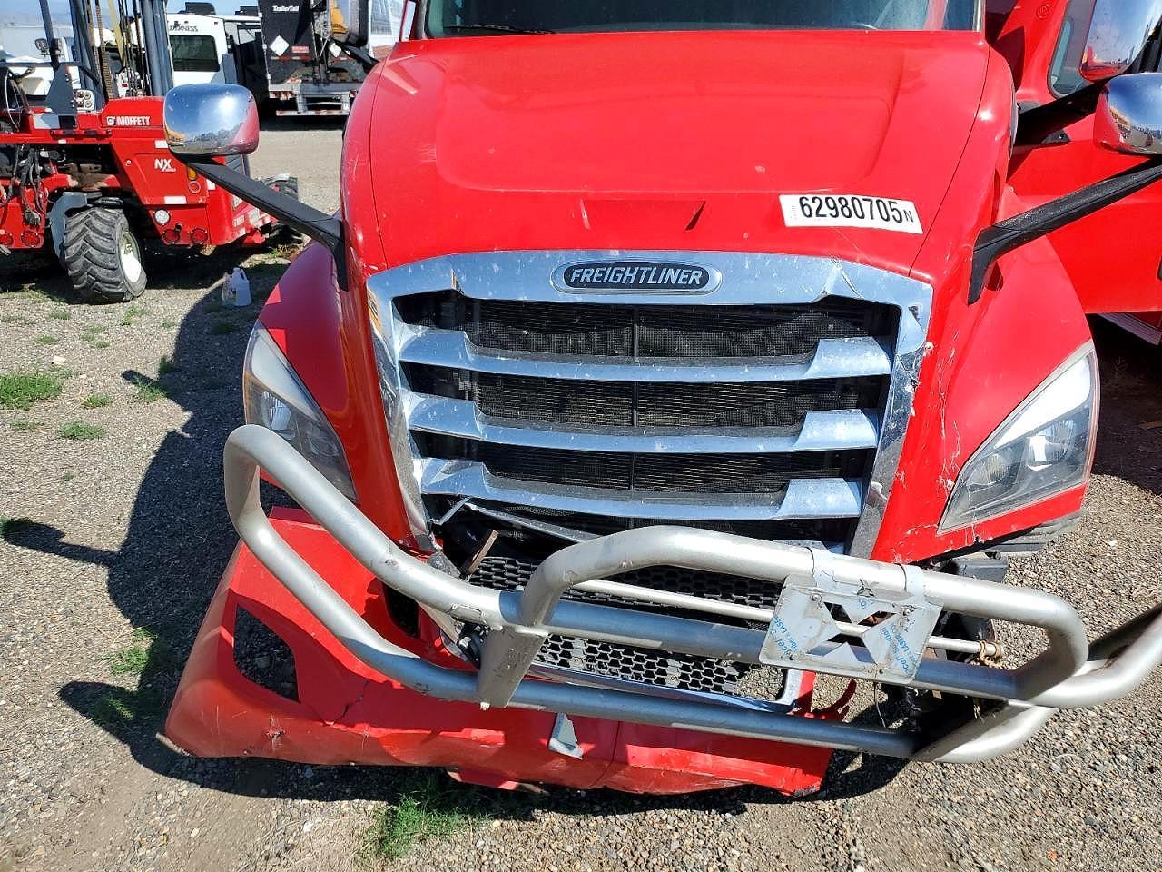 2023 Freightliner Cascadia 1-Semi Truck