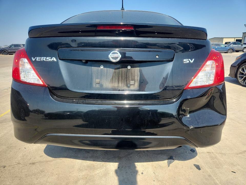 2019 Nissan Versa sv