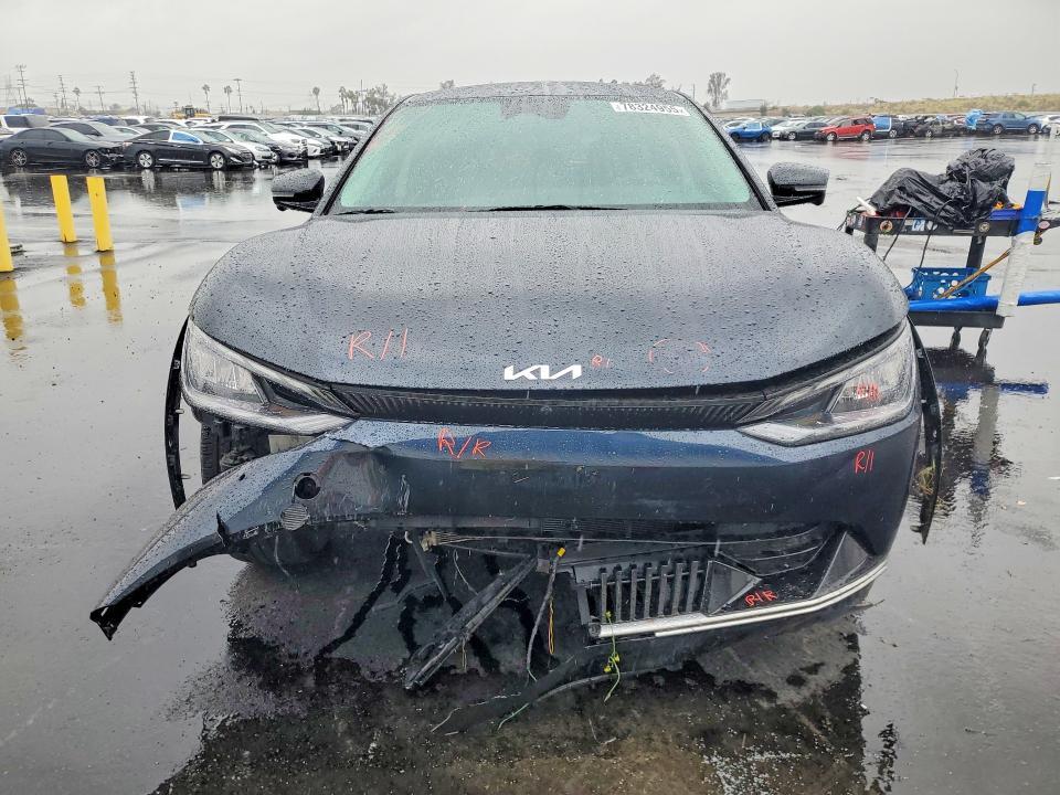 2023 KIA EV6 Light