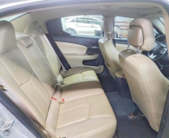 2011 Dodge Avenger lux