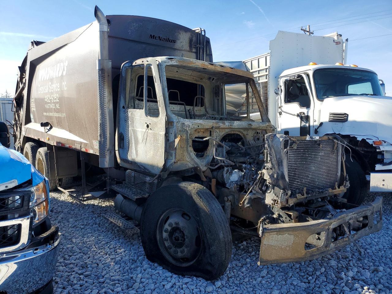 2007 International 7400 Refuse Truck