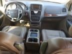 2011 Chrysler Town & Country Touring l
