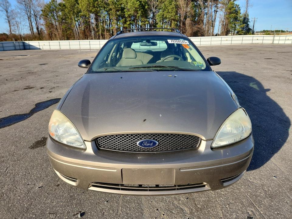 2005 Ford Taurus se