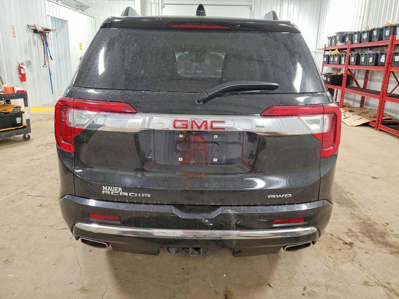 2022 GMC Acadia Denali