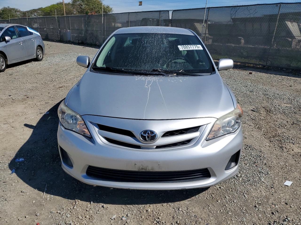 2013 Toyota Corolla l