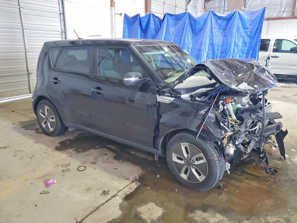2017 KIA Soul ev +