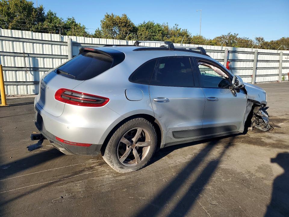 2017 Porsche Macan