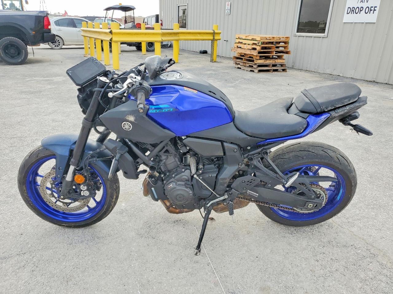 2025 Yamaha MTN690