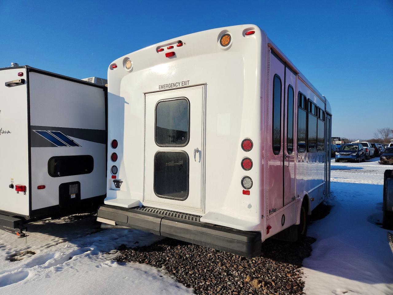 2025 Ford Econoline E450 Super Duty Cutaway Van