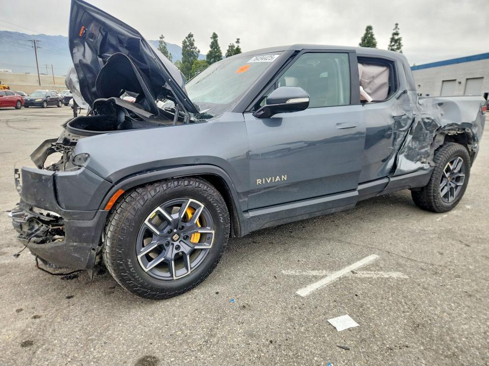 2022 Rivian R1T Adventure