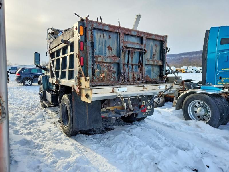 2003 Chevrolet C6000 Dump Truck