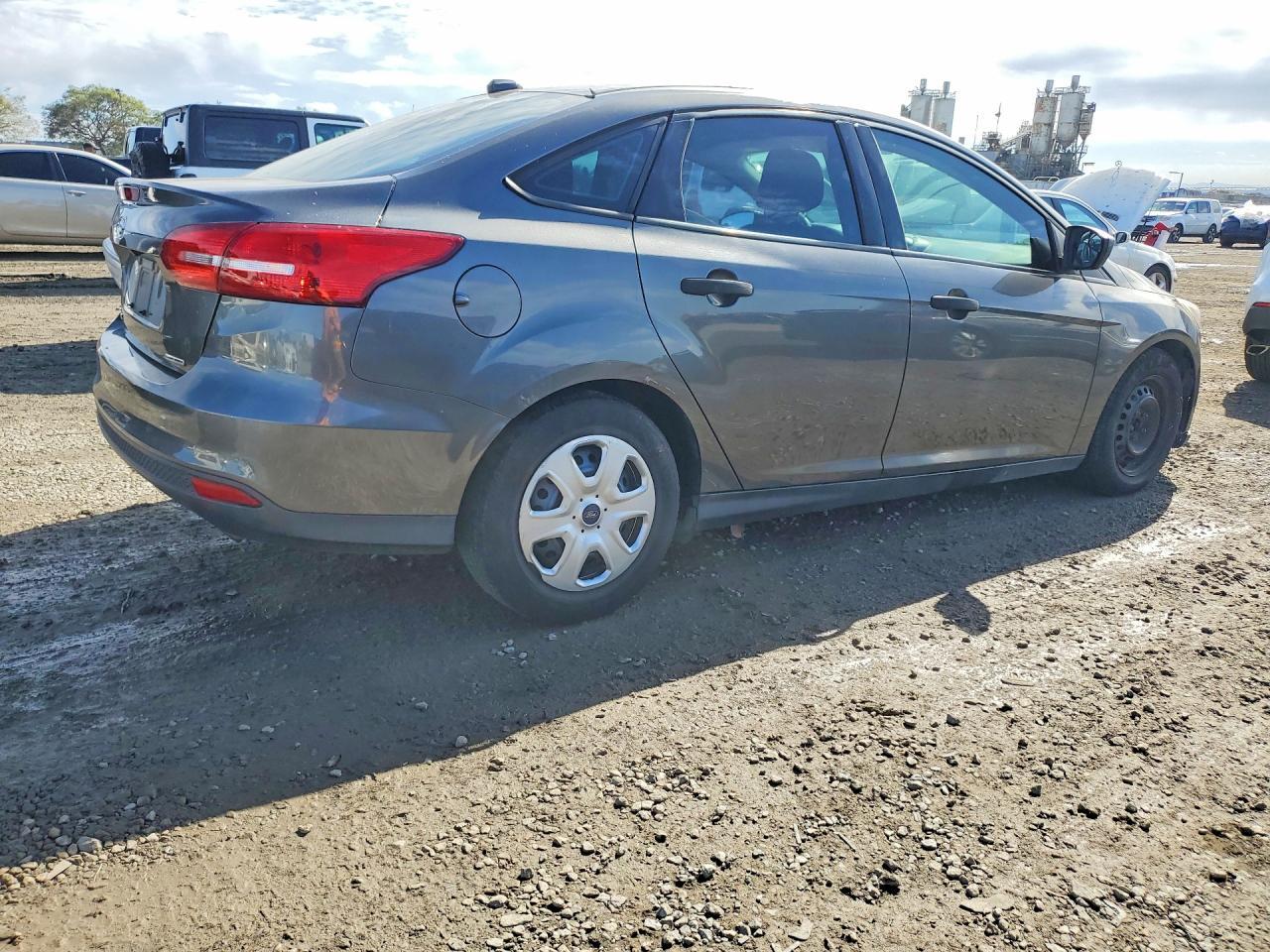 2015 Ford Focus s