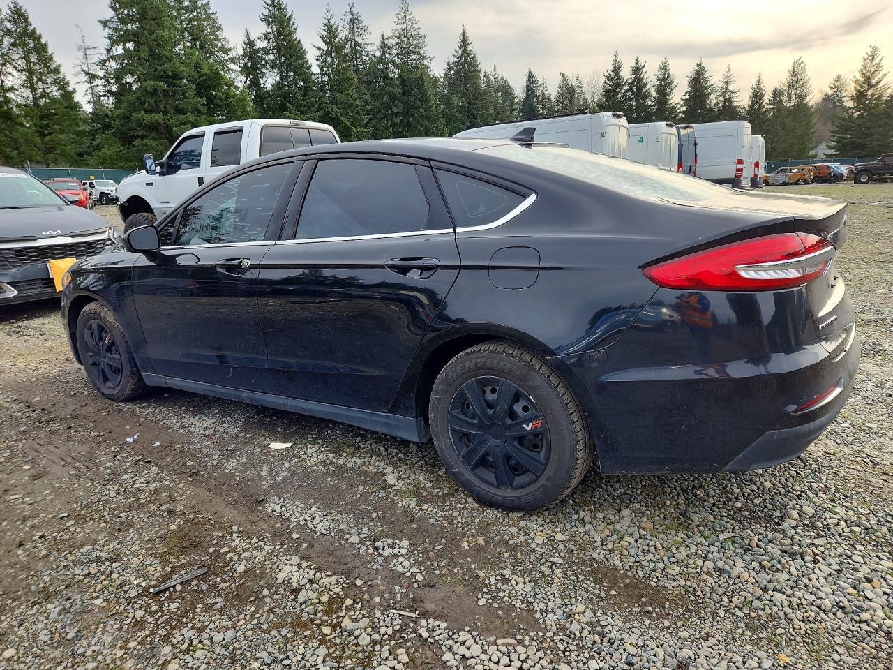2020 Ford Fusion s