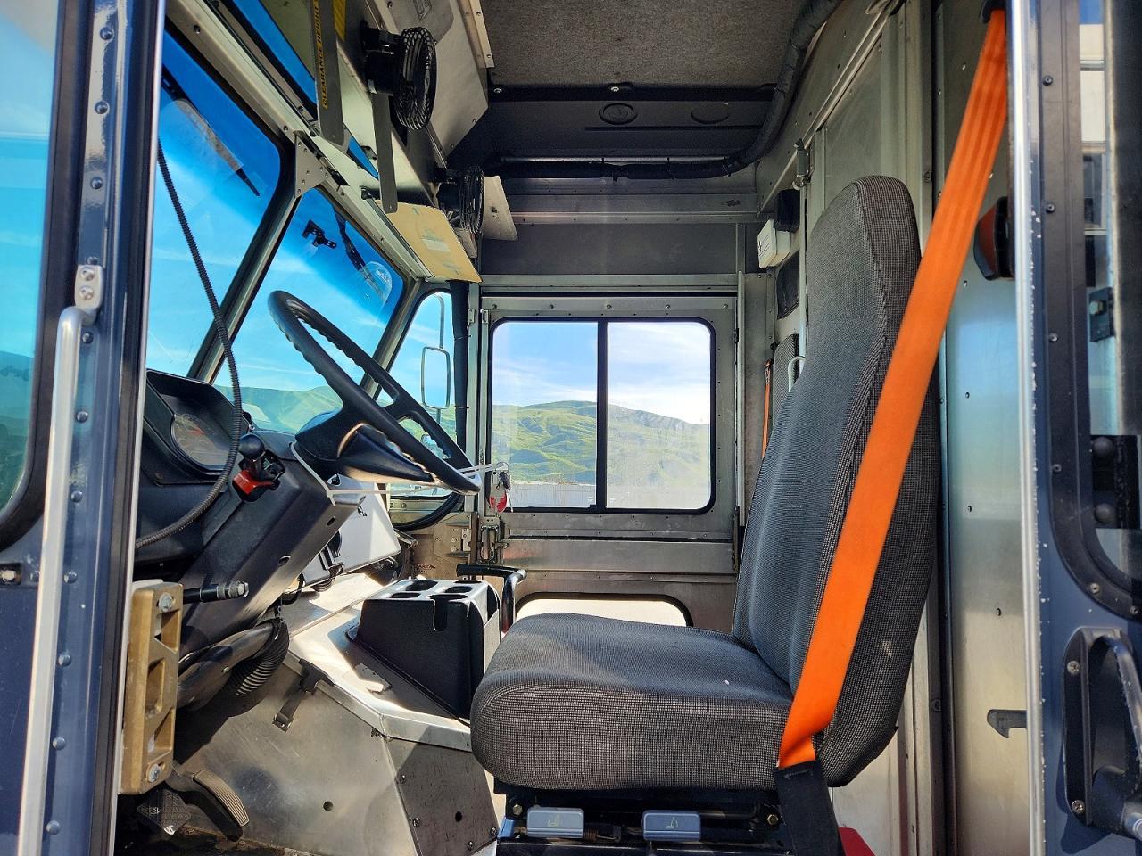 2021 Freightliner MT45G Chassis Delivery Van