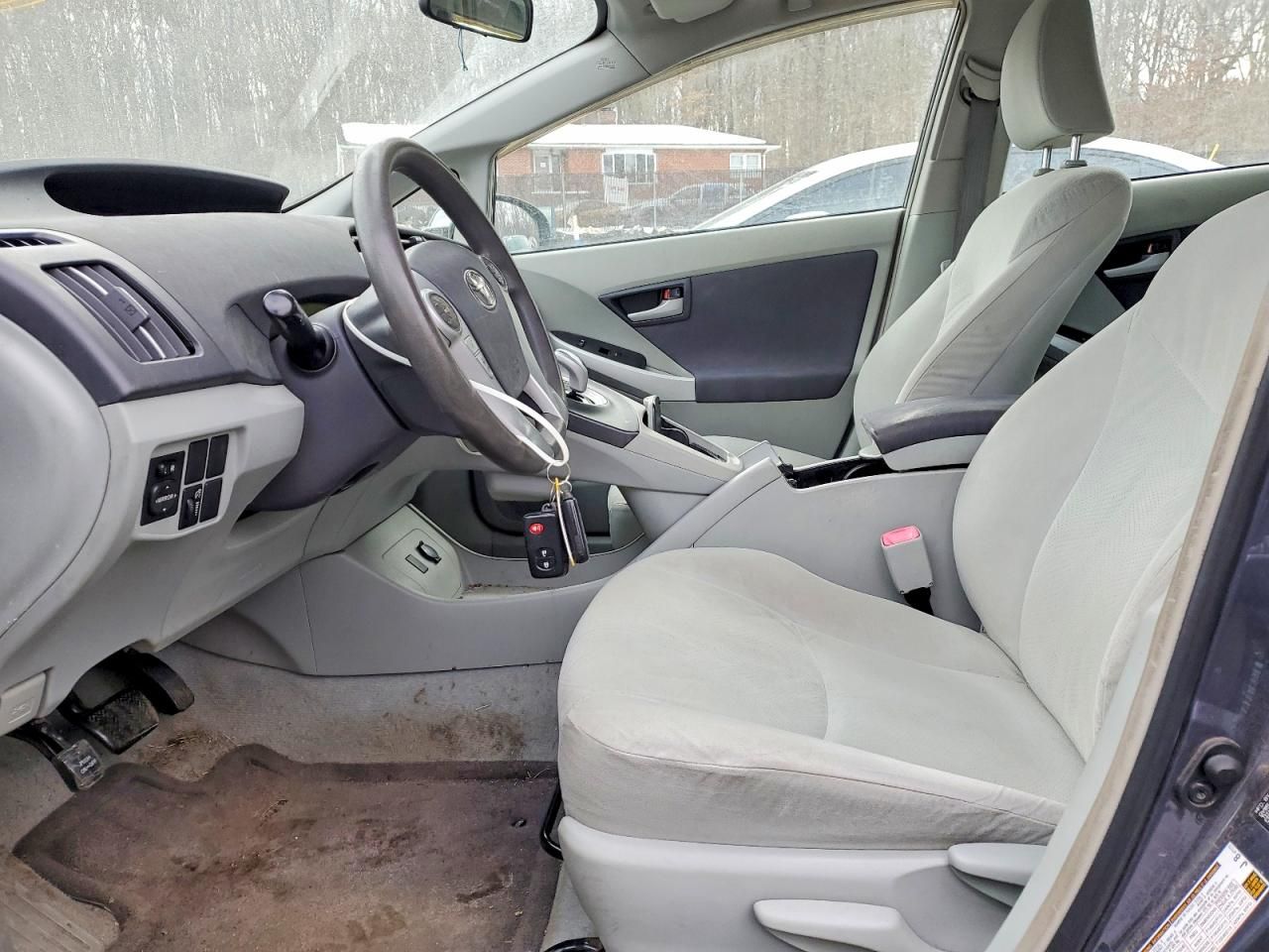 2010 Toyota Prius iii