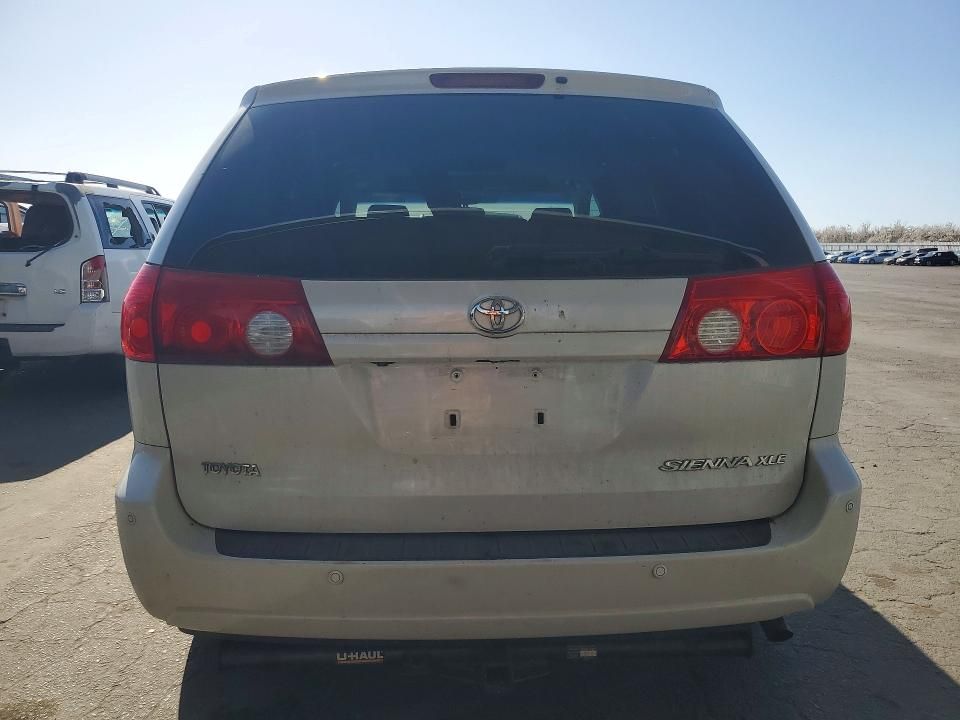 2010 Toyota Sienna xle