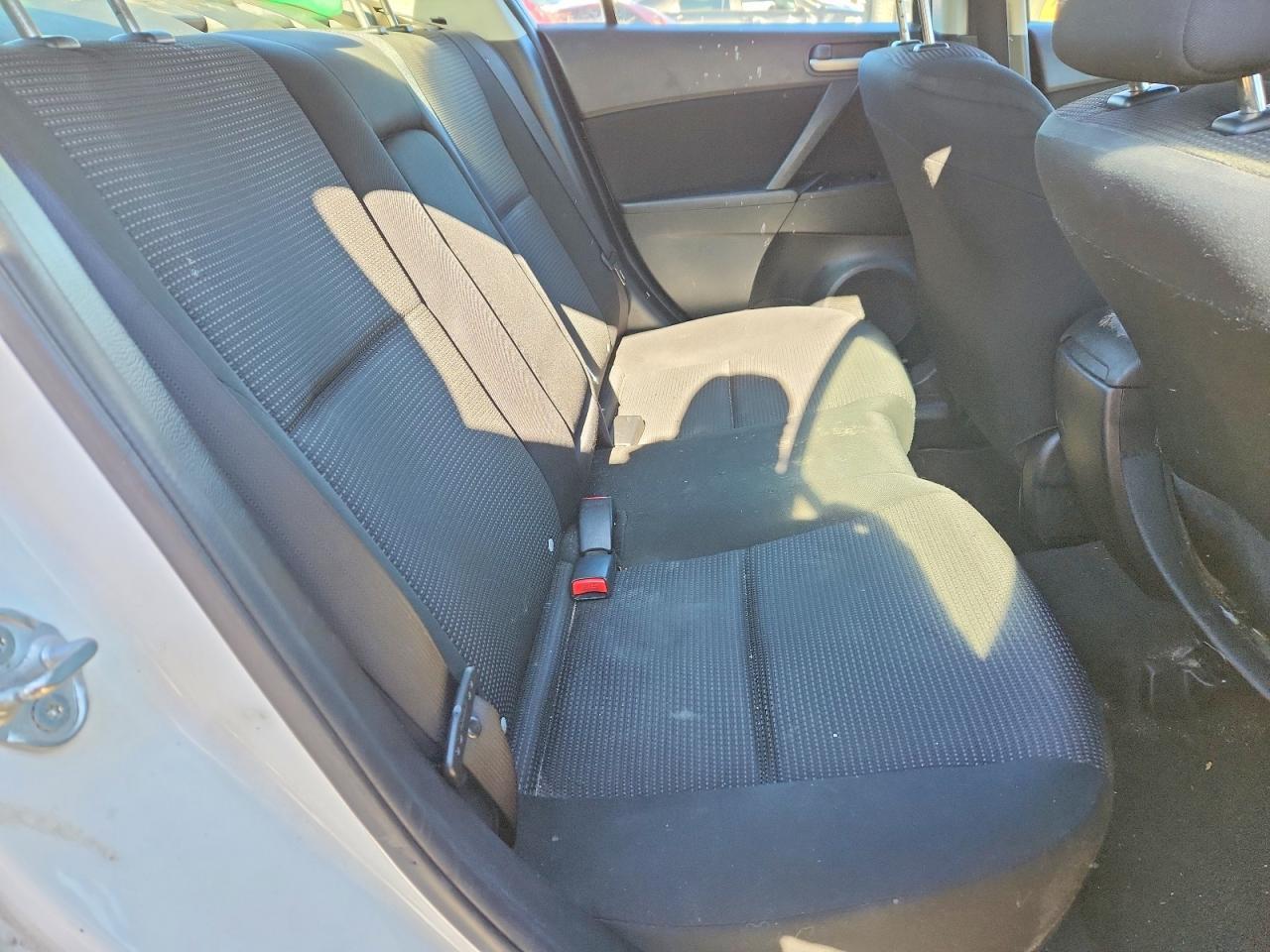 2012 Mazda 3 I
