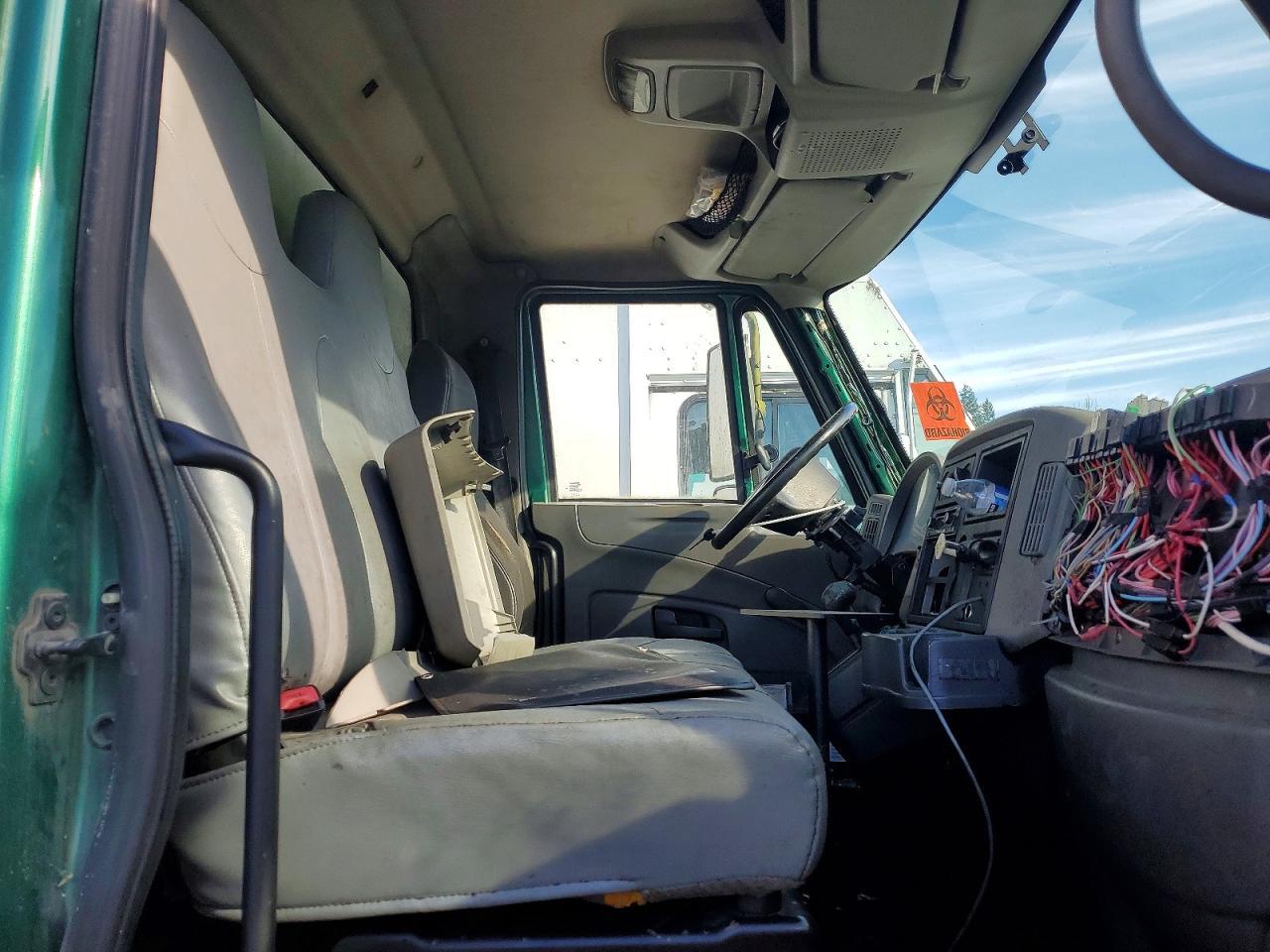2009 International MA025 BOX Truck